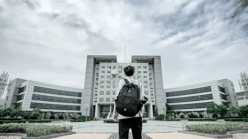 大一新生注意了!大學(xué)重要的九個階段,錯過后悔莫及
