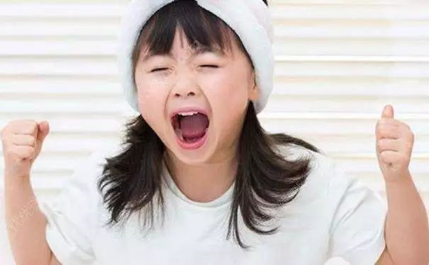 和孩子“發(fā)脾氣”是最笨的教育方式！這幾點教你如何教育孩子？