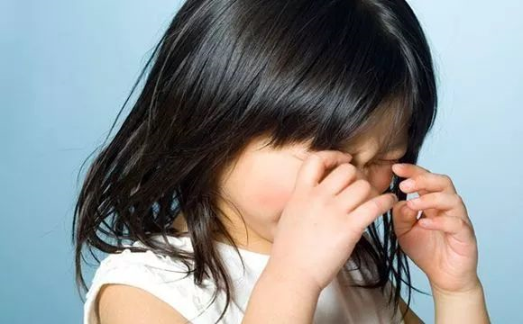 和孩子“發(fā)脾氣”是最笨的教育方式！這幾點教你如何教育孩子？