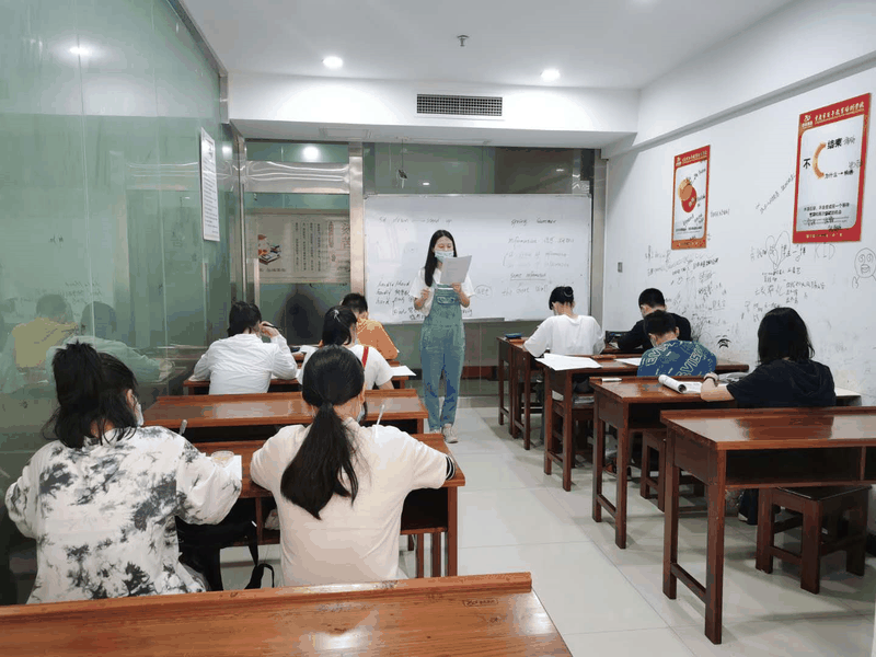 百年教育文化、藝術(shù)培訓(xùn)復(fù)課，“雙師教學(xué)”精彩紛呈