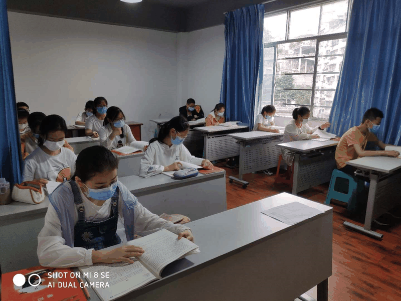 百年教育文化、藝術(shù)培訓(xùn)復(fù)課，“雙師教學(xué)”精彩紛呈