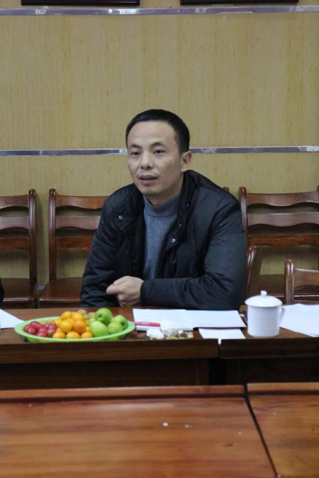 熱烈歡迎太白街道辦事處譚方培書記一行蒞臨百年集團指導(dǎo)工作！
