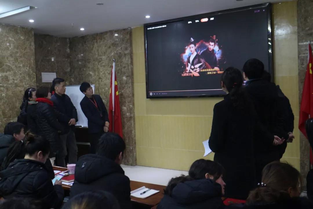 2019年，我們還在做房產(chǎn)中介，買房、賣房請(qǐng)放心找我們！