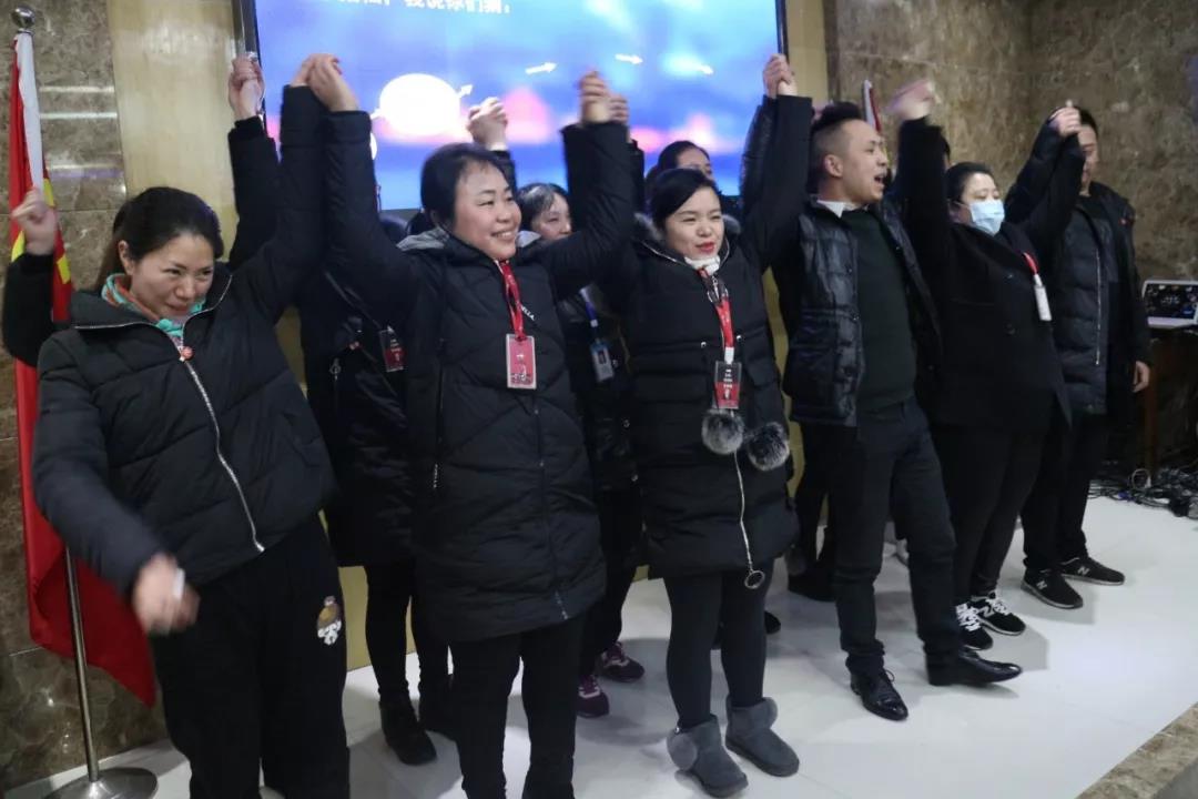 2019年，我們還在做房產(chǎn)中介，買房、賣房請(qǐng)放心找我們！