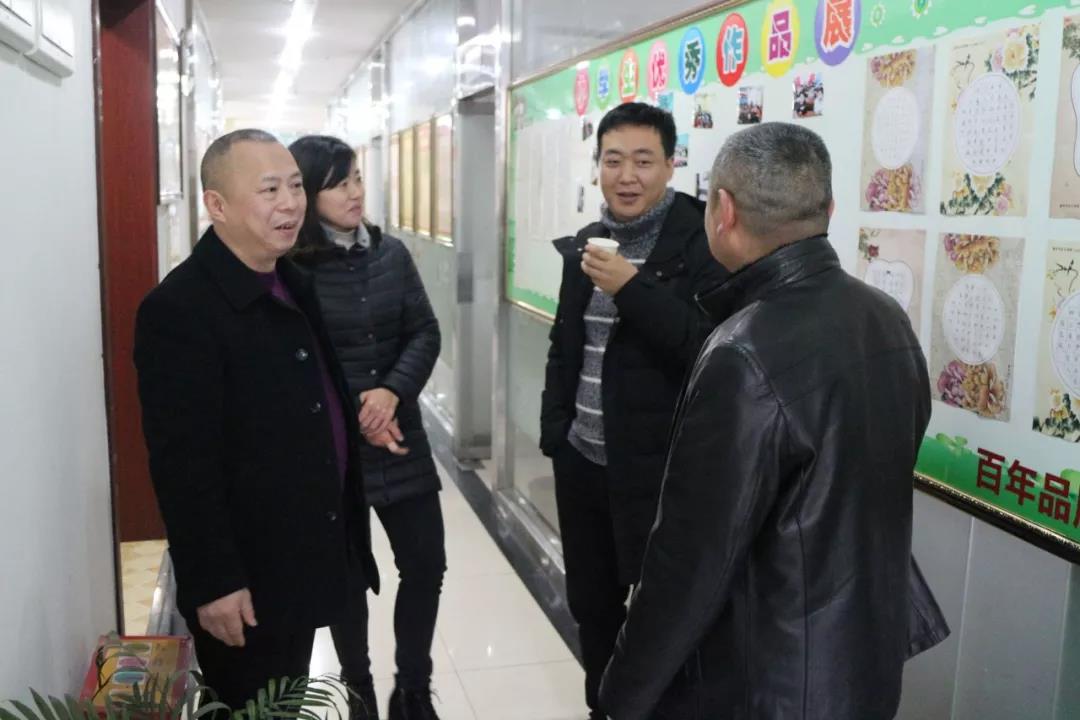 熱烈歡迎市教委交叉檢查組及區(qū)教委領(lǐng)導(dǎo)蒞臨百年教育指導(dǎo)工作！